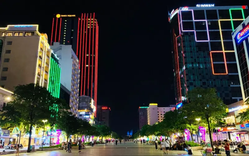 Phố đi bộ Nguyễn Huệ