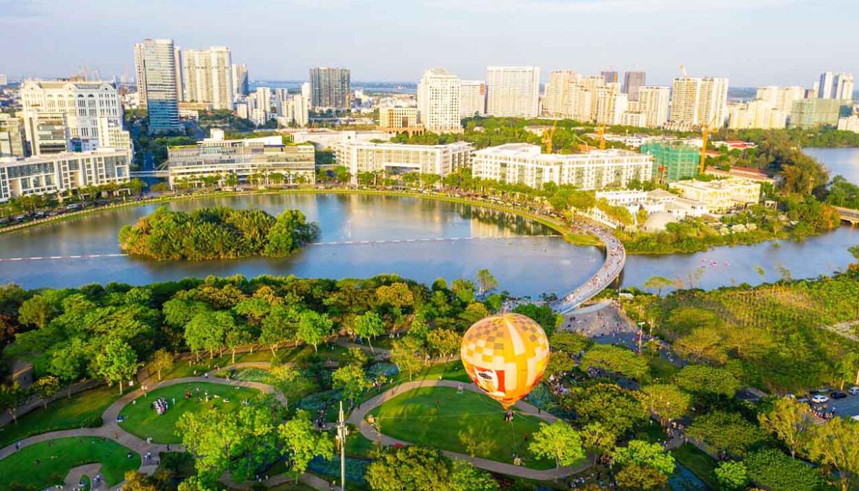 Khám Phá 12 Điểm Đến Hấp Dẫn Tại Quận 10, TP.HCM