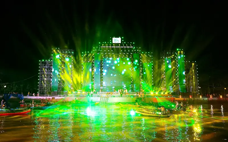 Lễ Hội Văn Hóa Sông Nước Cần Thơ 2025 về đêm