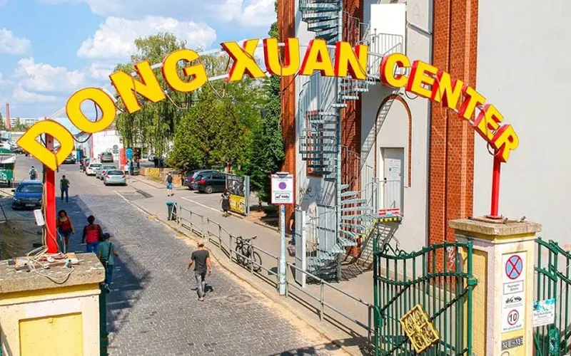 Hành Trình Đổi Tên Bến Tàu