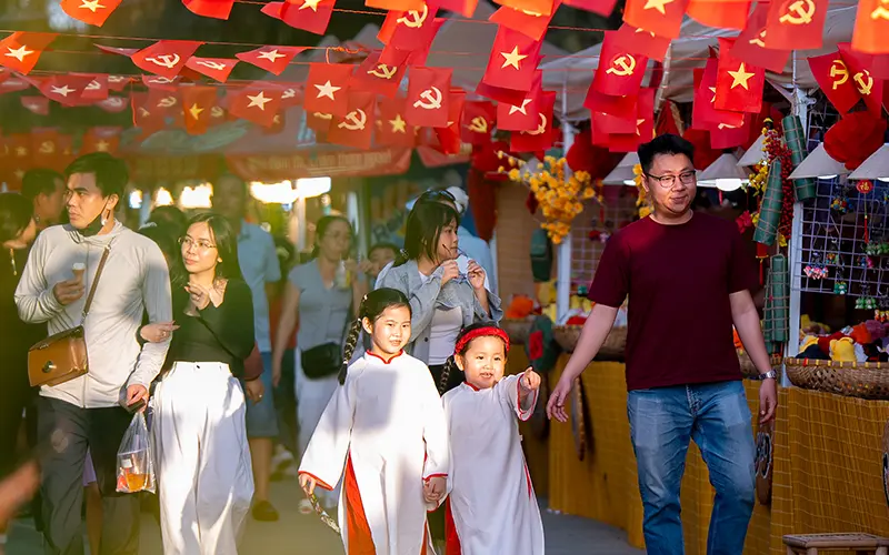 Hoạt Động Vui Chơi và Văn Hóa Đặc Sắc