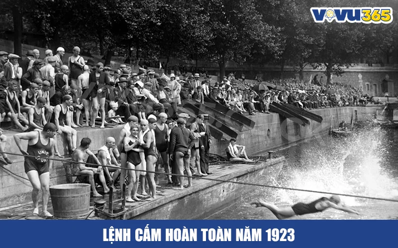 Lệnh cầm bơi trên sông Seine năm 1923